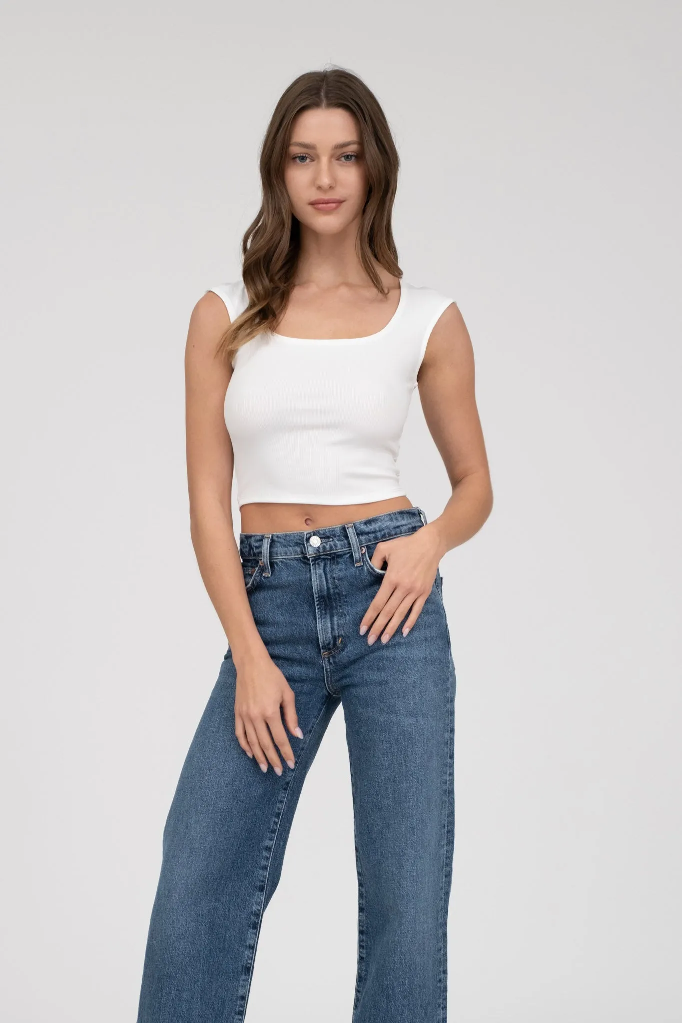SCOOP NECK SLEEVELESS KNIT CROP TOP (PRE-ORDER)