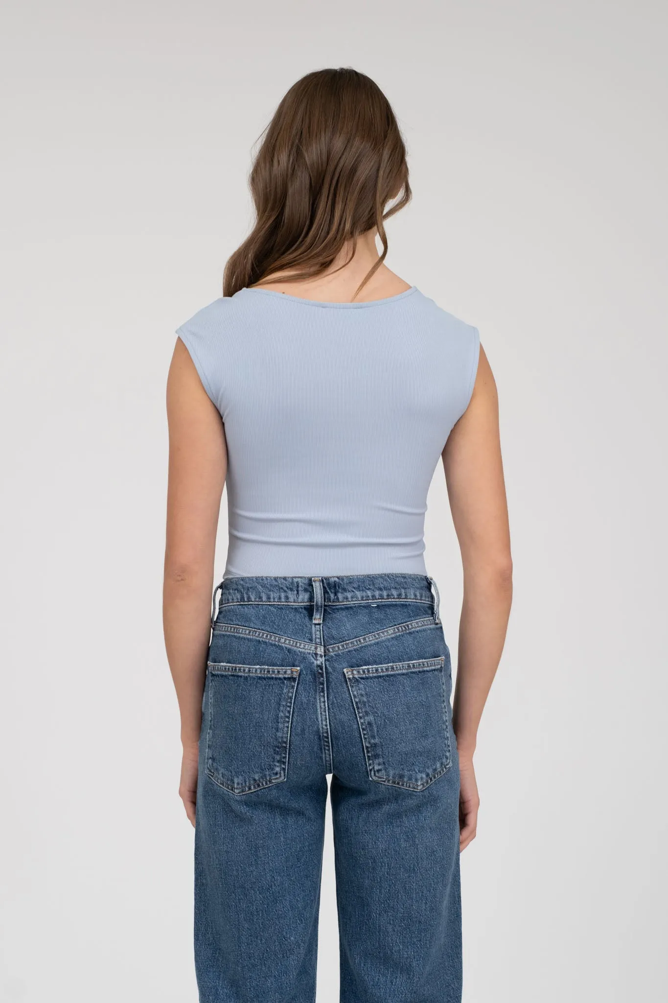 SCOOP NECK SLEEVELESS KNIT CROP TOP (PRE-ORDER)